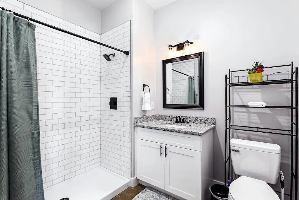 Brand New Condo Near Downtown Nash W Washer Dryer Nashville
